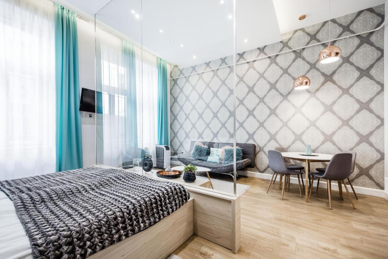 Designer In The Heart Of Apartment